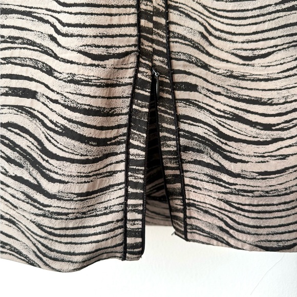 Lafayette 148 New York animal print fitted dress with bateau neckline - Picture 7 of 10